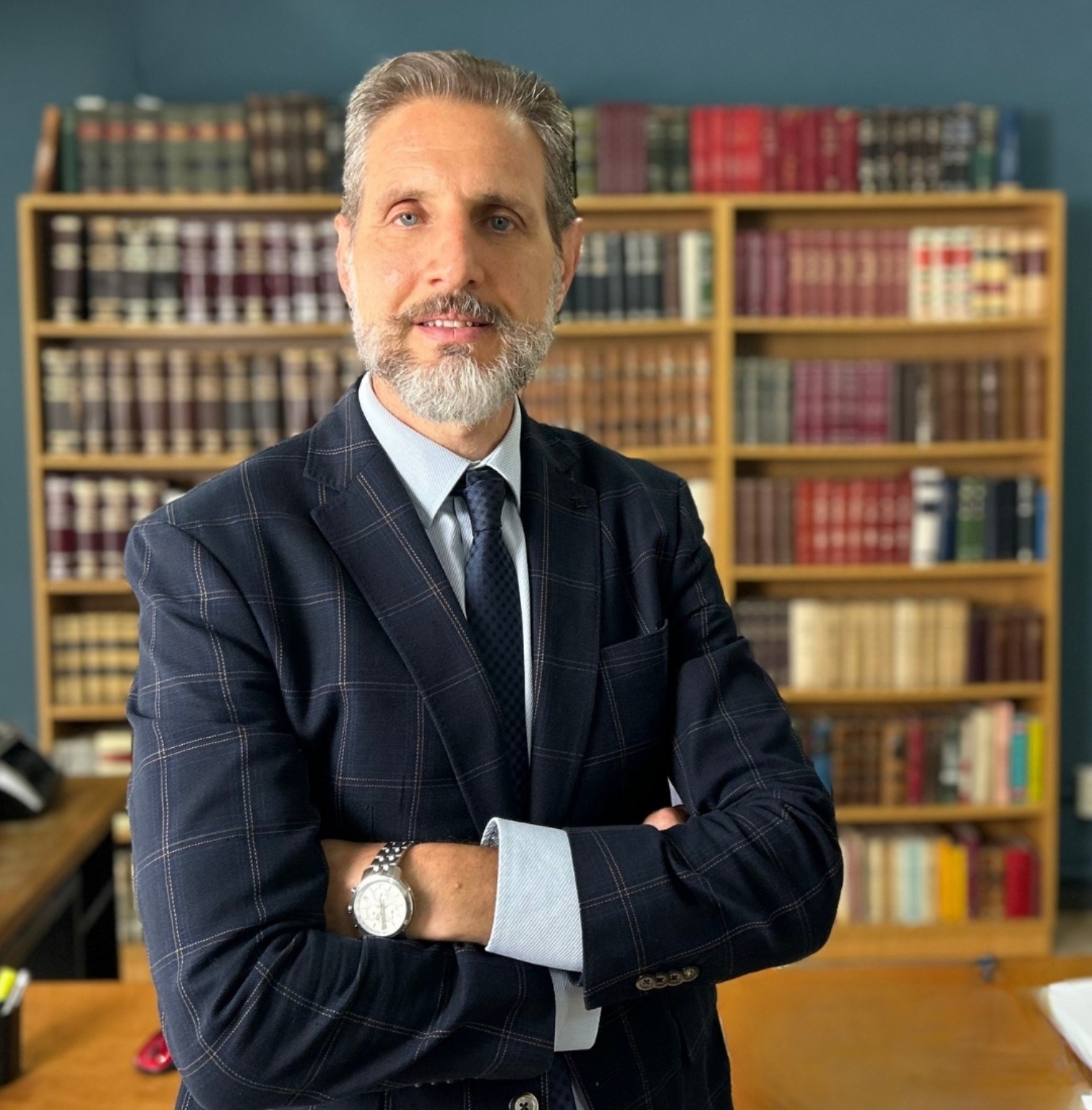 Dr. Martín Christensen, abogado en Córdoba, en su estudio jurídico